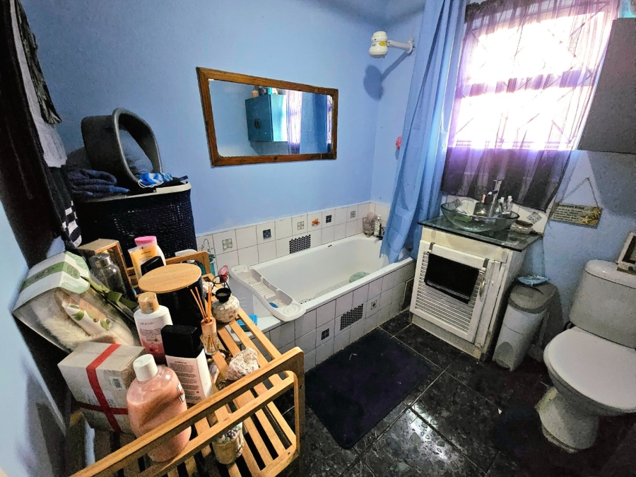  Bedroom Property for Sale in Rocklands Western Cape